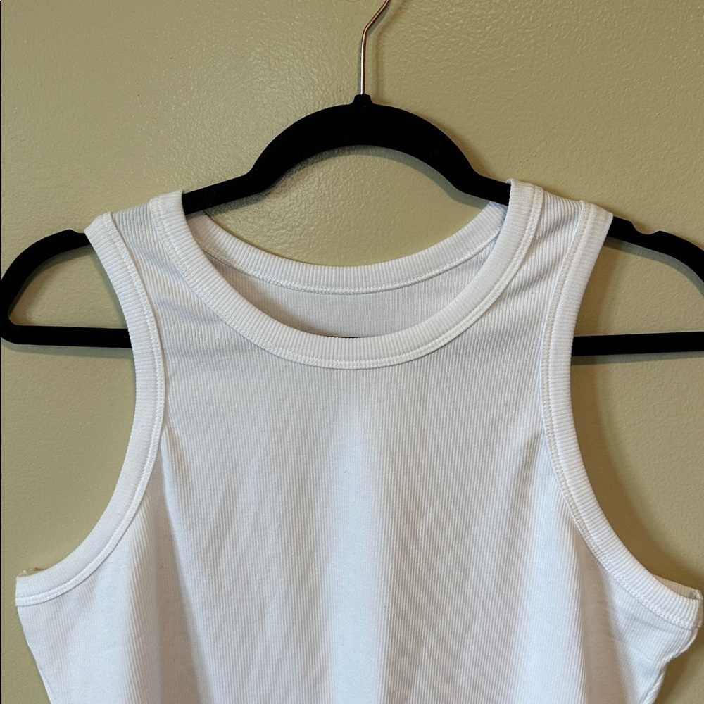 White Ribbed Cropped Tank size XL - Picture 4 of 5